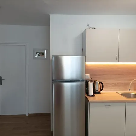 Casa Mia 2 *